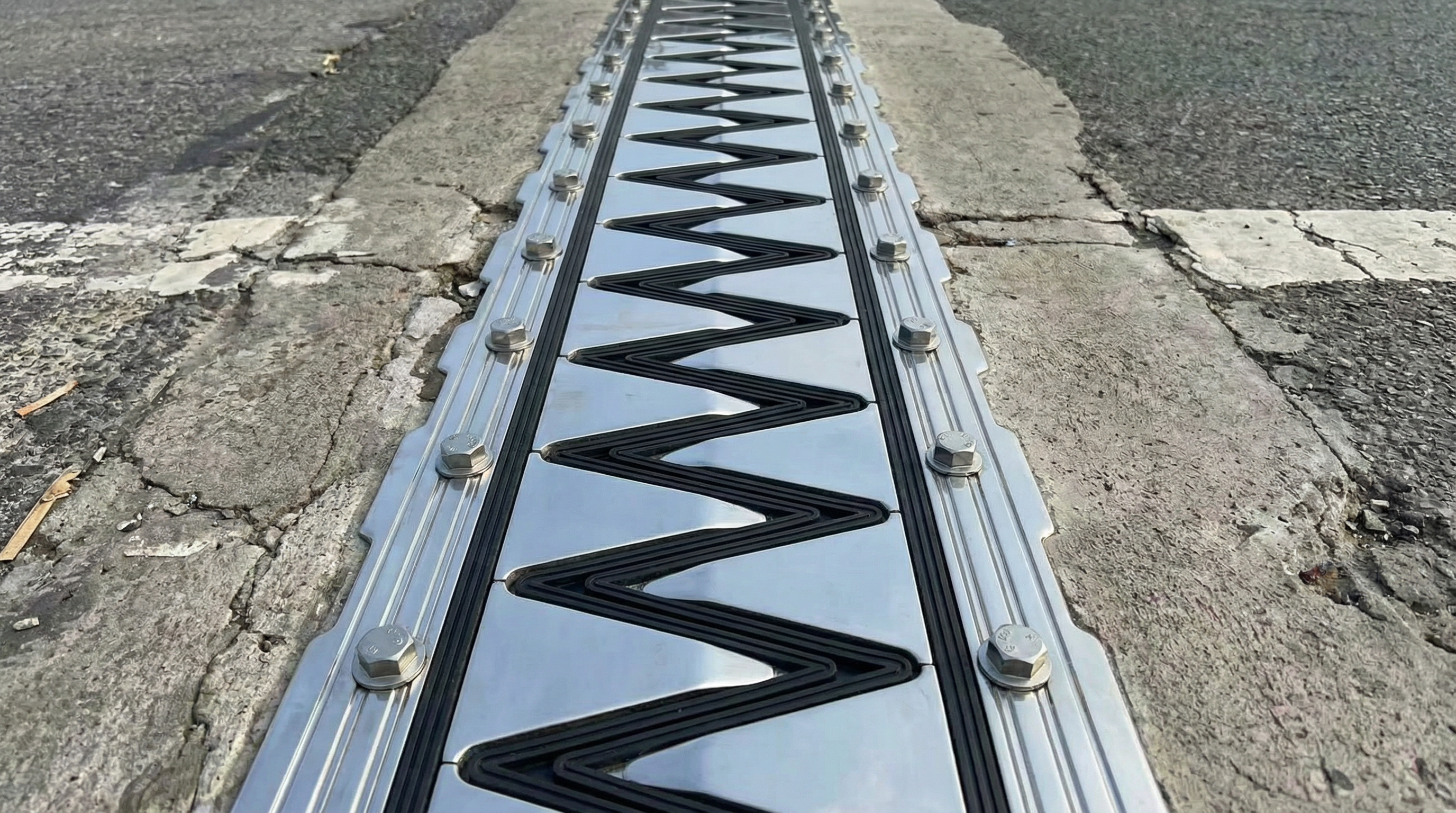 Sliding Plate Expansion Joint ALUMINUM-FINGER-082