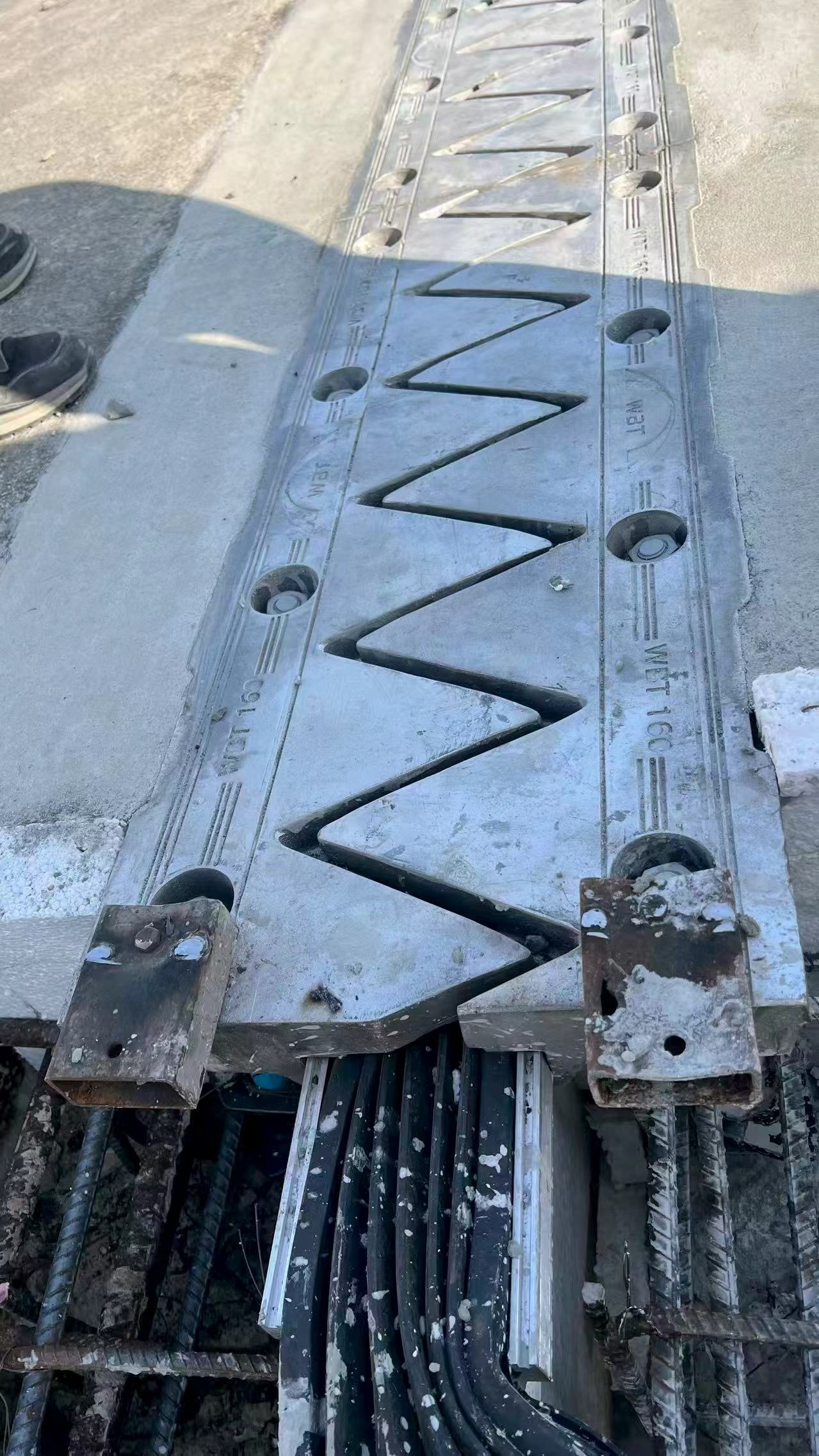 Compression Seal Joint RUBBER-ELASTOMERIC-172