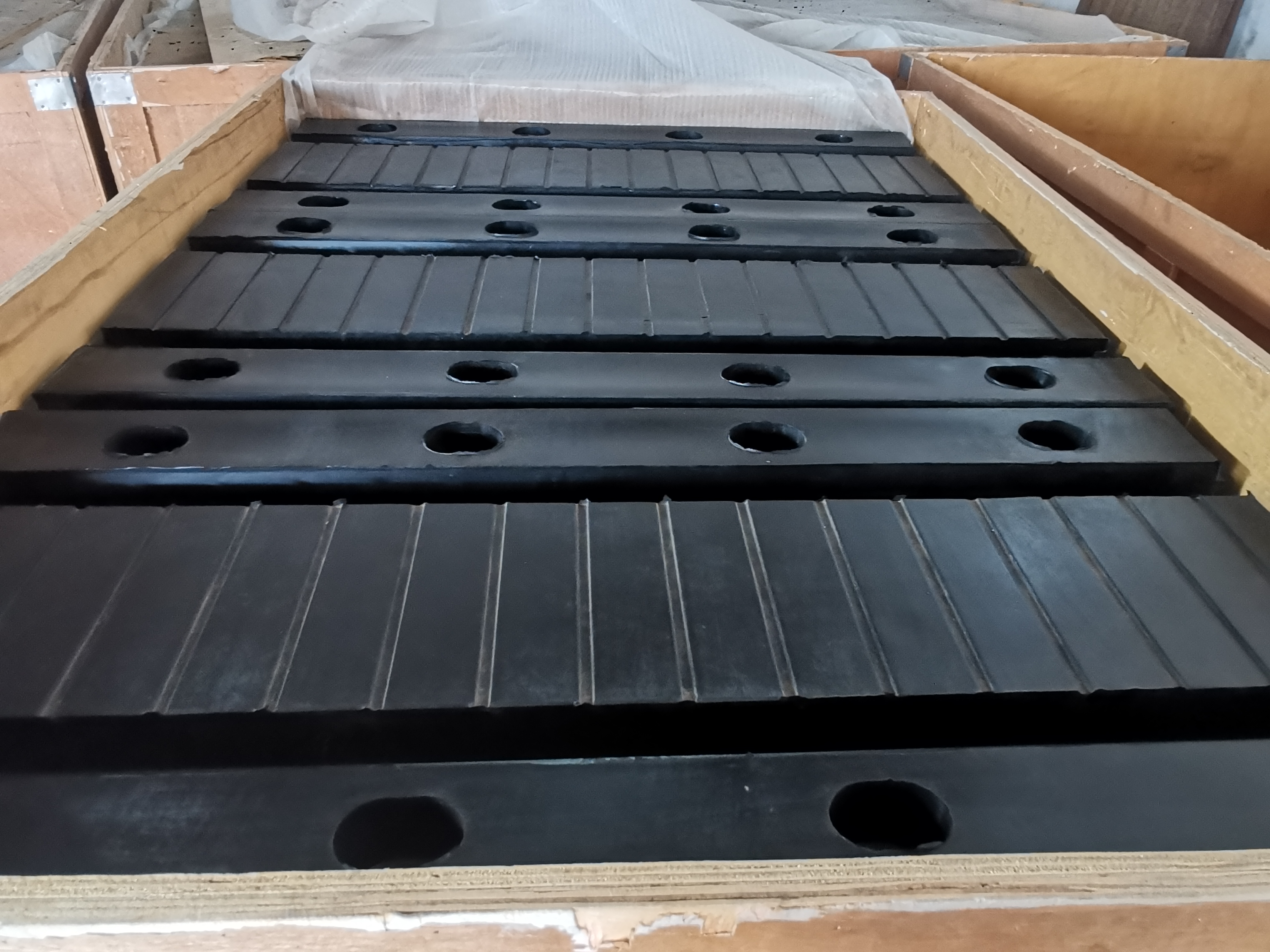 Sliding Plate Expansion Joint ALUMINUM-COMPRESSION-SEAL-161